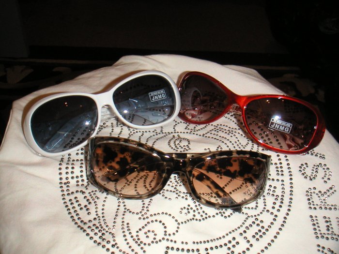 sunglasses hit item
