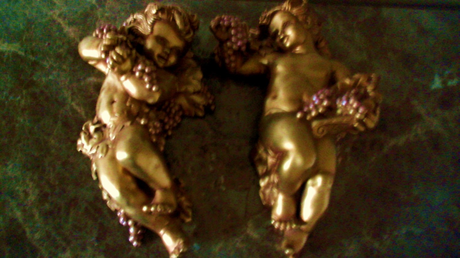 ANTIQUE CHERUB WALL FIGURINE SET WITH GOLD FINISH