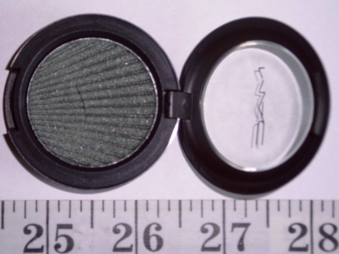 MAC Brushed Metal-X Cream Shadow: Verdigris
