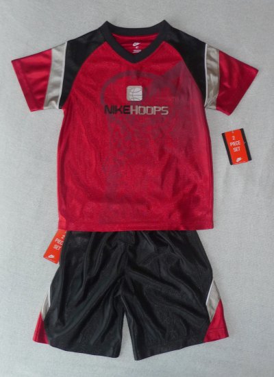 Nike Boys 2 piece Red Basketball Outfit Size 4 NWT