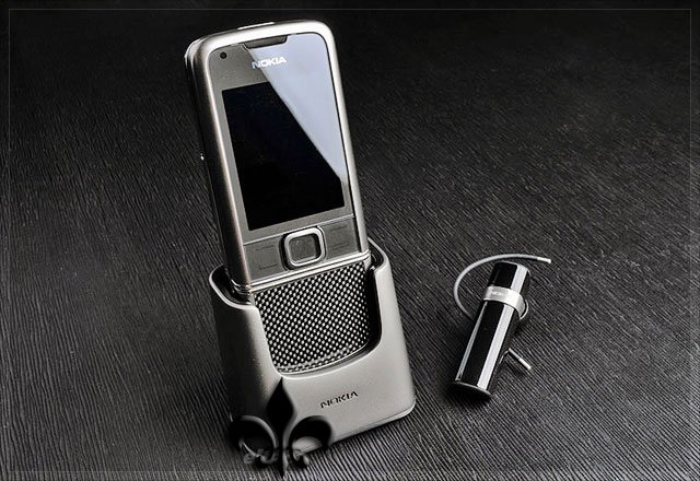NOKIA 8800 ARTE CARBON BRAND NEW UNLOCKED TRI-BAND