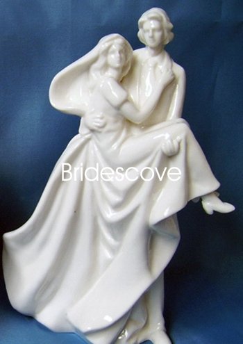Porcelain Wedding Bride and Groom Cake Topper - Wedding Decoration / Gift - (HS90314)