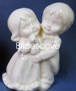 Porcelain Wedding Bride and Groom Cake Topper - Wedding Decoration / Gift - (HS90328A)