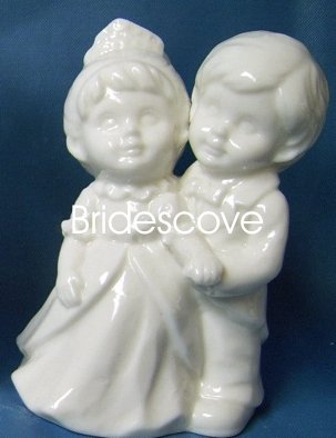 Porcelain Wedding Bride and Groom Cake Topper - Wedding Decoration / Gift - (HS90322)