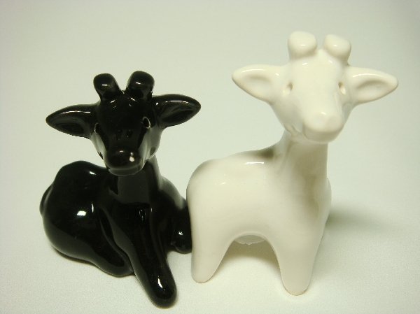 Ceramic Salt & Pepper Shakers Black & White Giraffe Hug