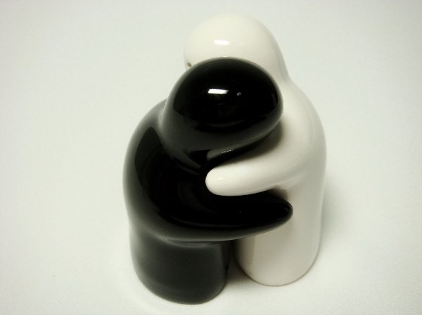 Ceramic Salt & Pepper Shakers Black & White Couple Hug