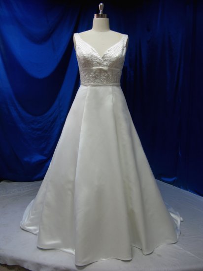 Sexy bridal Gown/dress Evening dress costom make embroidery with crystal beading