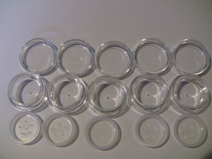 Five 5 Gram Plastic Jars With Sifter