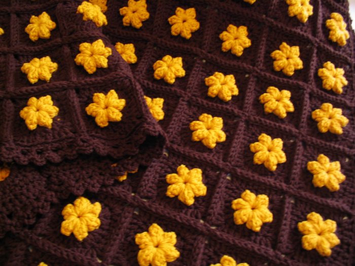 GOLD FLOWERS AFGHAN DOUBLE YARN HANDMADE CROCHET CROCHETED