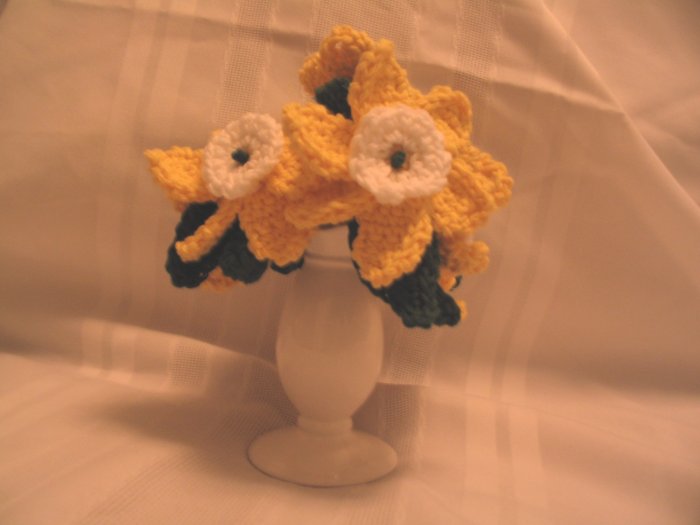 LILY SPRING FLOWERS FLORAL ARRANGEMENT HANDMADE CROCHET CROCHETED