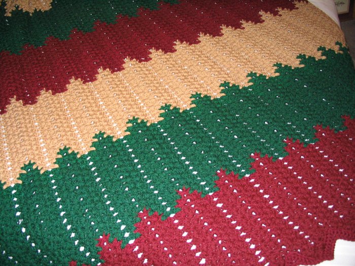 BOLD RIPPLE AFGHAN HANDMADE CROCHET CROCHETED