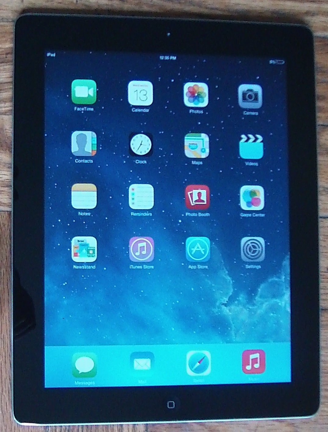 Apple iPad 2 16GB Wi-Fi + 3G Cellular AT&T A1396 Black Tablet MD65LL/A
