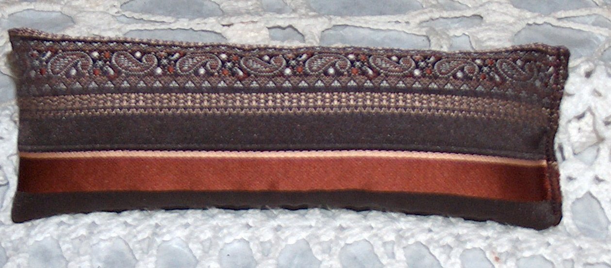 Brown paisley & striped sachet with lavender buds