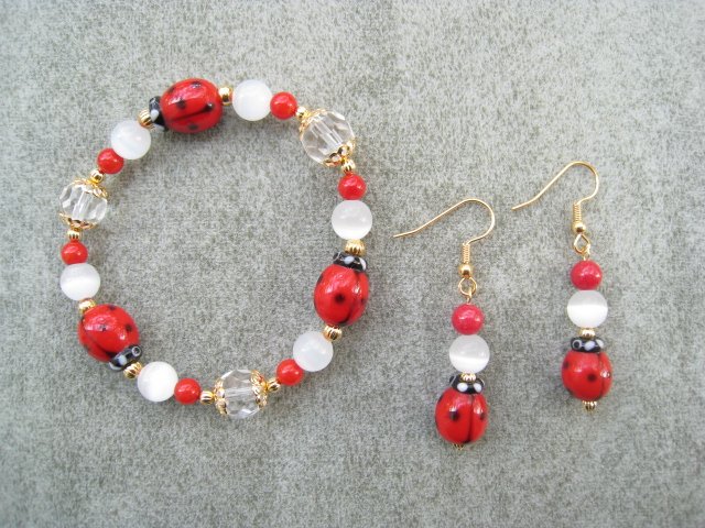 Red Ladybug Crystal Glass Beaded Bracelet Ear Ring Set