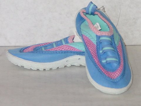 Kids' Beach Shoes(1 CASE=107 PRS)