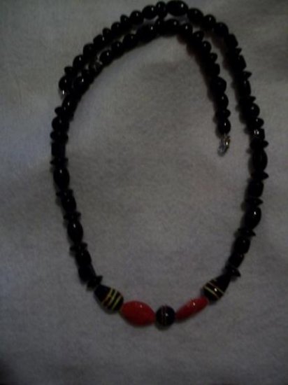 Black and Red Fashion Glass Necklace
