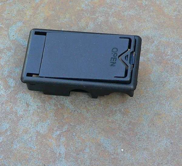 Dunlop Crybaby wah battery BOX with door