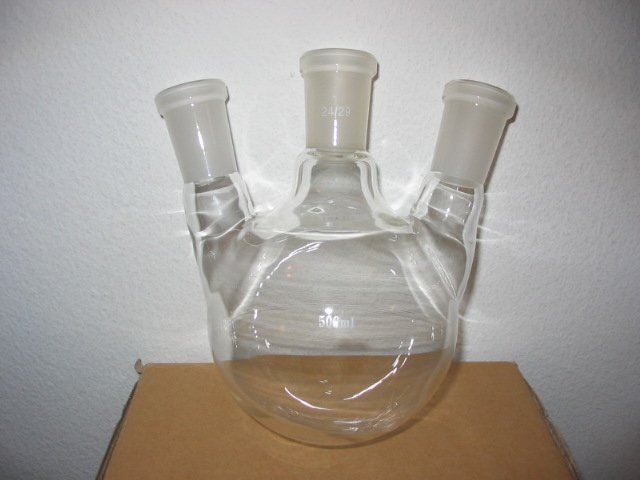3-NECK ROUND BOTTOM BOILING FLASK: 24/40, 500ML, ANGLED