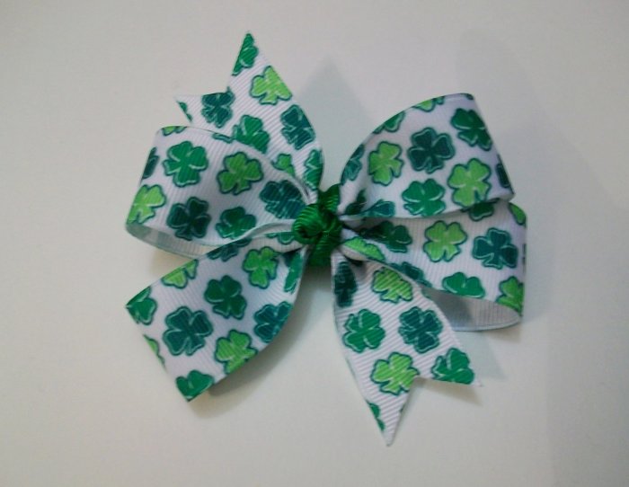 Shamrock Medium Boutique Bow