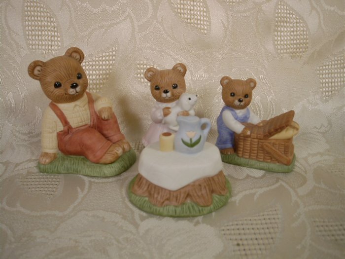 HOMCO BEAR FIGURINES ON A PICNIC 4 PC. SET #1462 *SHIPS FREE*