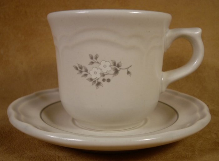 PFALTZGRAFF HEIRLOOM CUPS & SAUCERS - 4 SETS