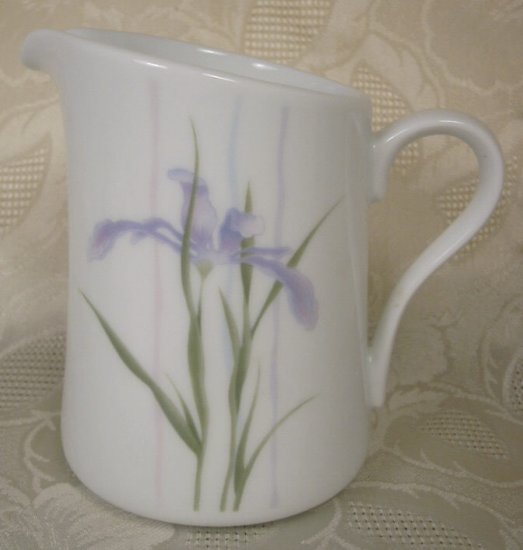 CORNING CORELLE SHADOW IRIS CREAM OR SYRUP PITCHER