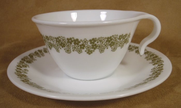 CORELLE CRAZY DAISY HOOK HANDLED CUPS & SAUCERS