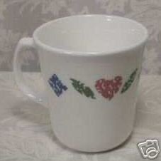 CORNING CORELLE QUILT TAPERED MUGS -SET OF 4