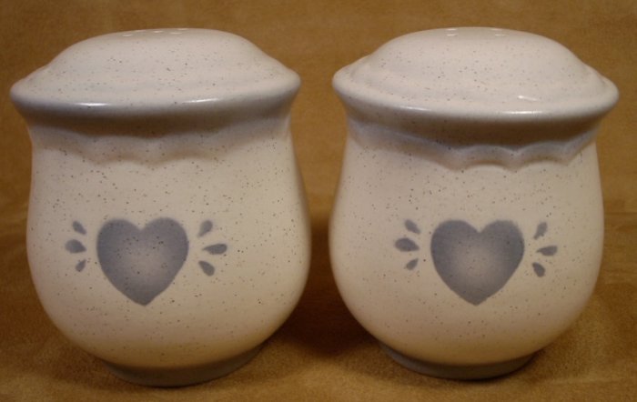 BLUE HEARTS LG. STONEWARE SALT & PEPPER SET
