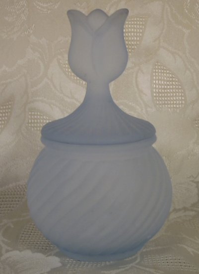 PARTYLITE ICE BLUE SATIN GLASS TULIP COVERED VOTIVE