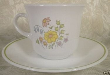 CORELLE SPRING MEADOW FLORAL CUPS & SAUCERS SET OF 4