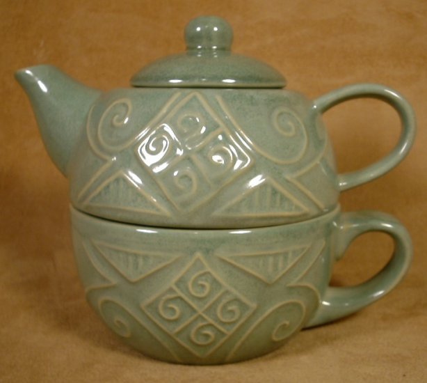 PIER 1 TEA FOR 1 STONEWARE TEAPOT W/CUP GREEN DESIGNED