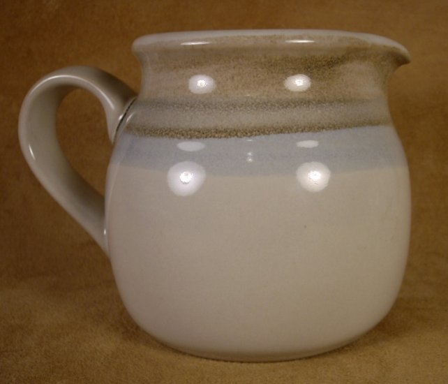 NORITAKE STONEWARE PAINTED DESERT CREAM PITCHER CREAMER