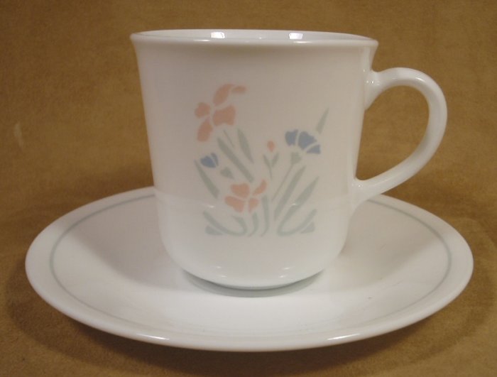 CORELLE STENCIL GARDEN CUPS & SAUCERS SET OF 4