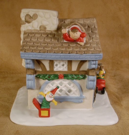 PARTYLITE SANTA'S WORKSHOP TEALIGHT HOUSE *MIB*