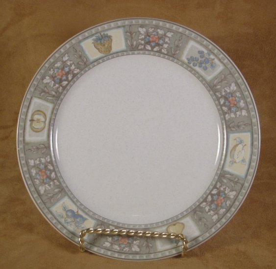 MIKASA STUDIO NOVA SANTA BARBARA SALAD PLATE (S) HG 292