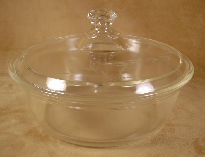PYREX ETCHED CRYTAL ROUND BAKER W/LID OLD $ MARK
