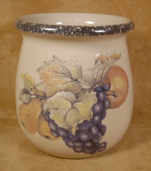 HOME & GARDEN PARTY ITALIAN FRUIT MED. SPOON JAR CROCK *SHIPS FREE*