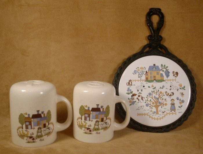 JAMESTOWN CHINA COUNTRY HOME TRIVET & S & P HEARTLAND