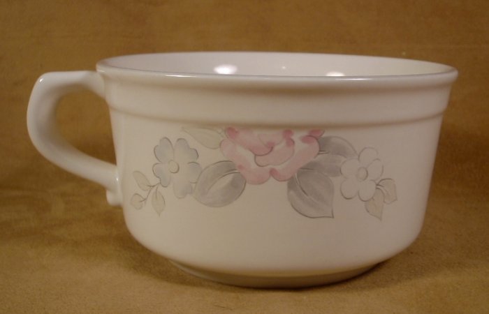 PFALTZGRAFF WYNDHAM FLORAL STONEWARE HANDLED SOUP MUG