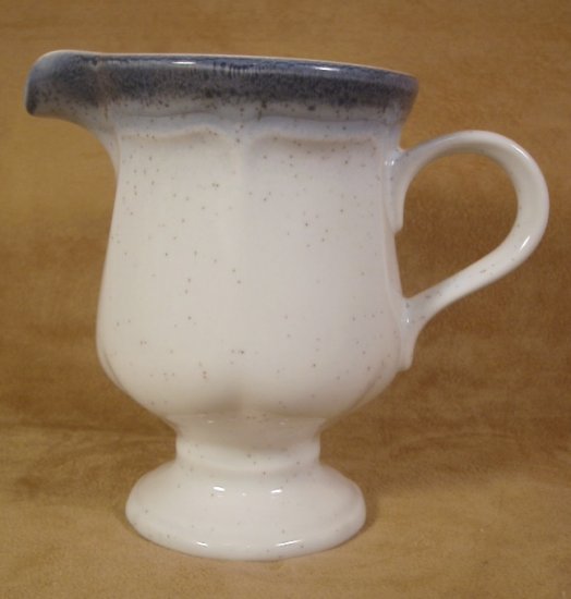 MIKASA COUNTRY CLUB CA500 BLUE CREAM OR SYRUP PITCHER