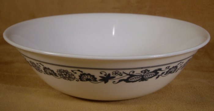 CORELLE OLD TOWN BLUE ONION 1 QT. SERVING BOWL