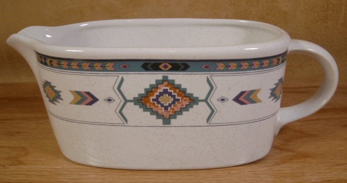 MIKASA STUDIO NOVA ADIRONDACK GRAVY BOAT SERVER