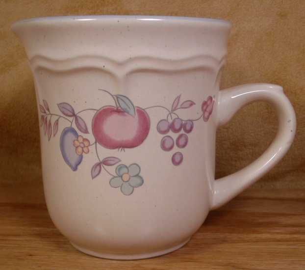 INTERNATIONAL CHINA WELCOME HOME CREAM OR SYRUP PITCHER