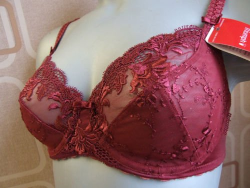 32b triumph luxury desire red lace underwired bra BNWT
