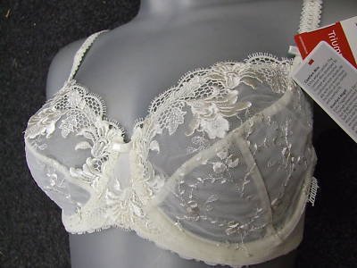 32b triumph luxury desire cream lace underwired bra BN