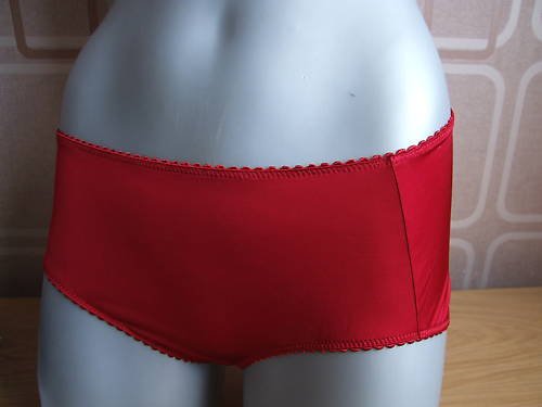 sml 10 to 12 sunset red gossard Cosmetix knicker short
