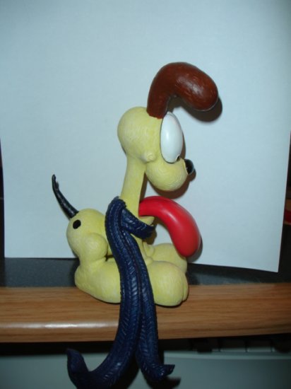 Odie resin Elby Christmas stocking holder hanger figurine