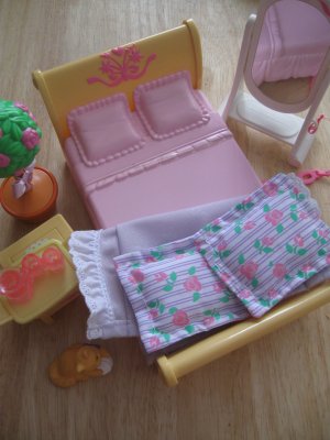 Loving Family Parents Bedroom Set By Fisher Price Mattel 2002 (HC10)