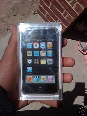 APPLE IPOD TOUCH 32GB 2ND GEN NEW IN BOX